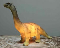 Brontosaurus-table-lamp-streamline-the-dinosaur-farm