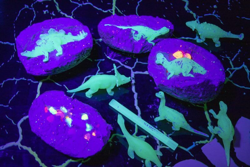 Dig It Up! Glow in The Dark Dinosaurs